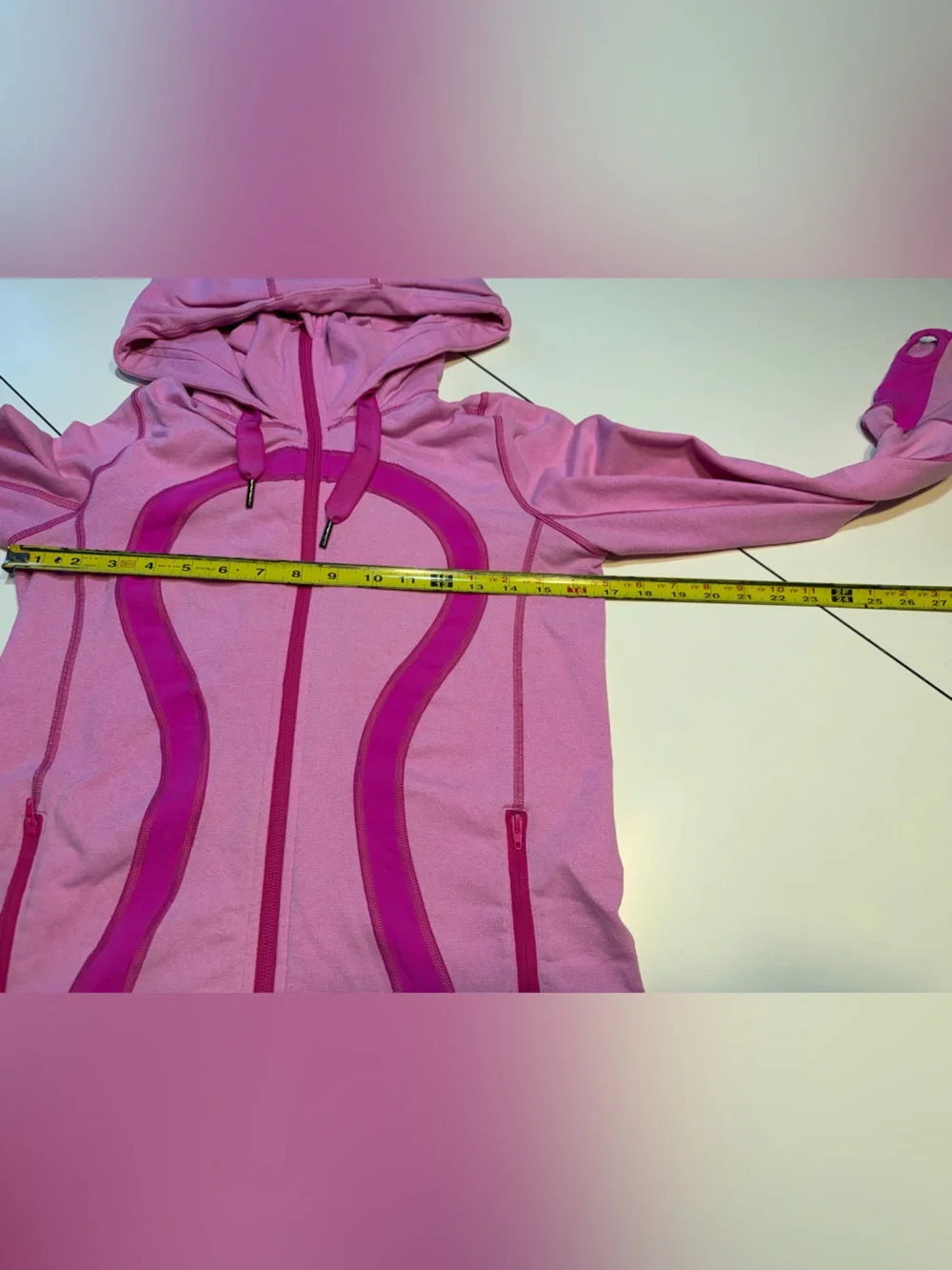 Lululemon Stride Jacket in Paris Pink brushed material women’s size 4